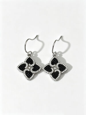 2026 Zomer zilveren oorbellen Sterling CZ Puntig Lucky Four-Leaf Clover Kleurrijk Zwart + Wit CZ Geschikt voor casual en formele evenementen Dangle oorbel Haak, mode Sterling zilveren oorbellen
