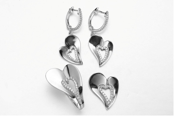 Het Zirkoon van Telesthesiasterling silver double heart necklace