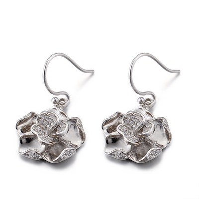 De Bloemoorringen 5.41g Sterling Silver Flower Stud Earrings van het AMERIKAANSE CLUB VAN AUTOMOBILISTENzirkoon
