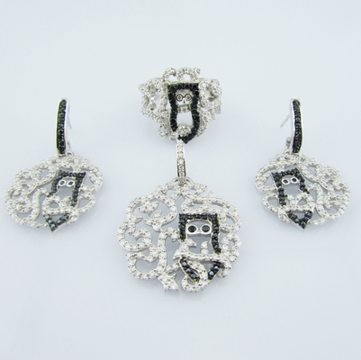 Elegant Rhodium Plated 925 zilveren sieraden Set Classic Design Bezel Setting Stud oorbellen