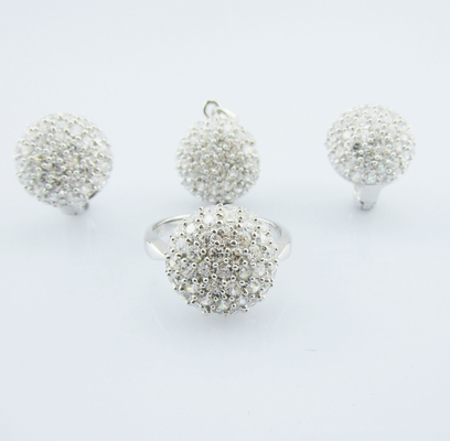 Elegante zilveren 925 stud oorbellen met ketting voor kreeft.