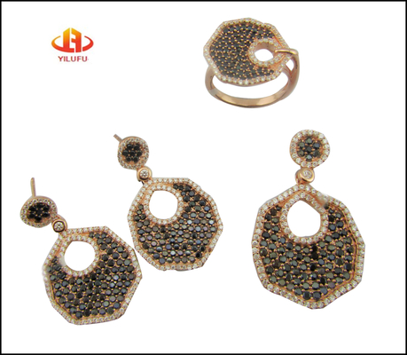 925 Zilveren sieraden met aangepast logo Bezel Pave Prong Settings en CZ Stones
