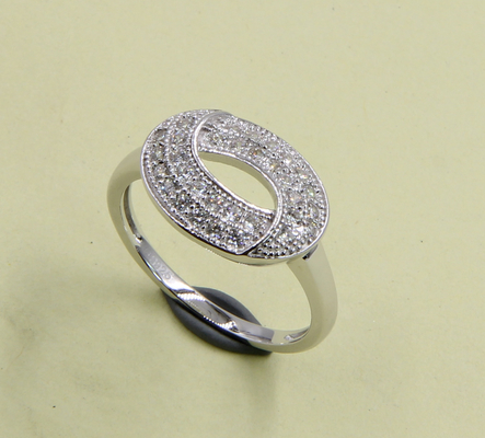 Ronde Swirl Ring Oval 925 Sterling Silver Eternity Bands met AAA-kwaliteit Kubische Zirconia voor trouwdag