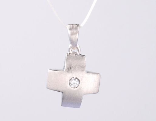 Nieuwe kruiscollectie 925 Sterling zilver religieuze hanger met glinsterend kubisch zirconia ijs