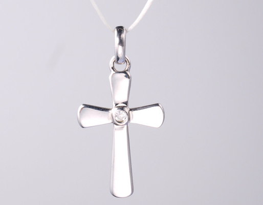 Nieuwe kruiscollectie 925 Sterling zilver religieuze hanger met glinsterend kubisch zirconia ijs