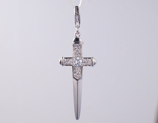 Nieuwe kruiscollectie 925 Sterling zilver religieuze hanger met glinsterend kubisch zirconia ijs